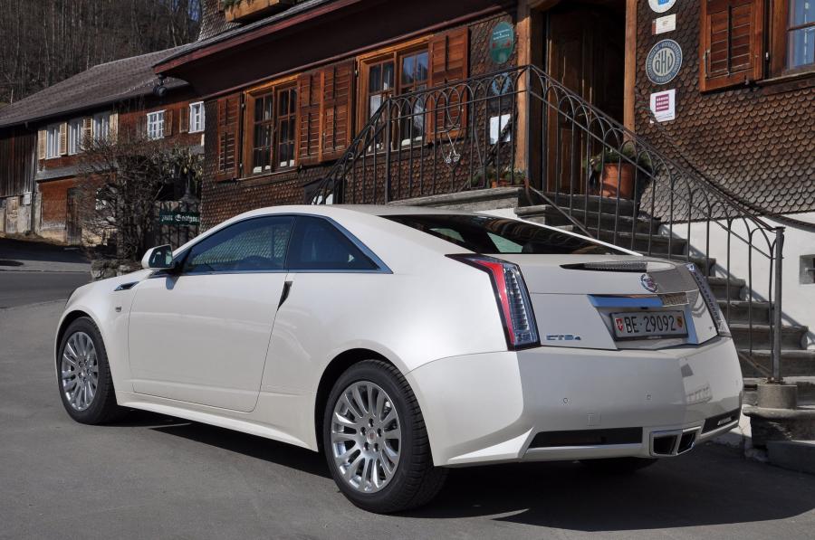  Cadillac CTS AWD Coupe 2011 года  (фото 3 из 5)